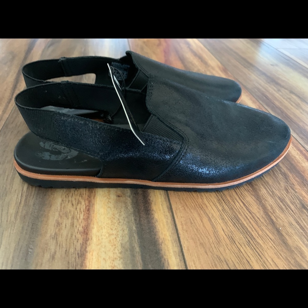 Sorel flats, black size 7, waterproof